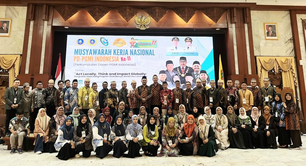Kaprodi PGMI Universitas Wahid Hasyim Hadiri Seminar Internasional dan Mukernas Ke-11 PD PGMI Indonesia di Banjarmasin